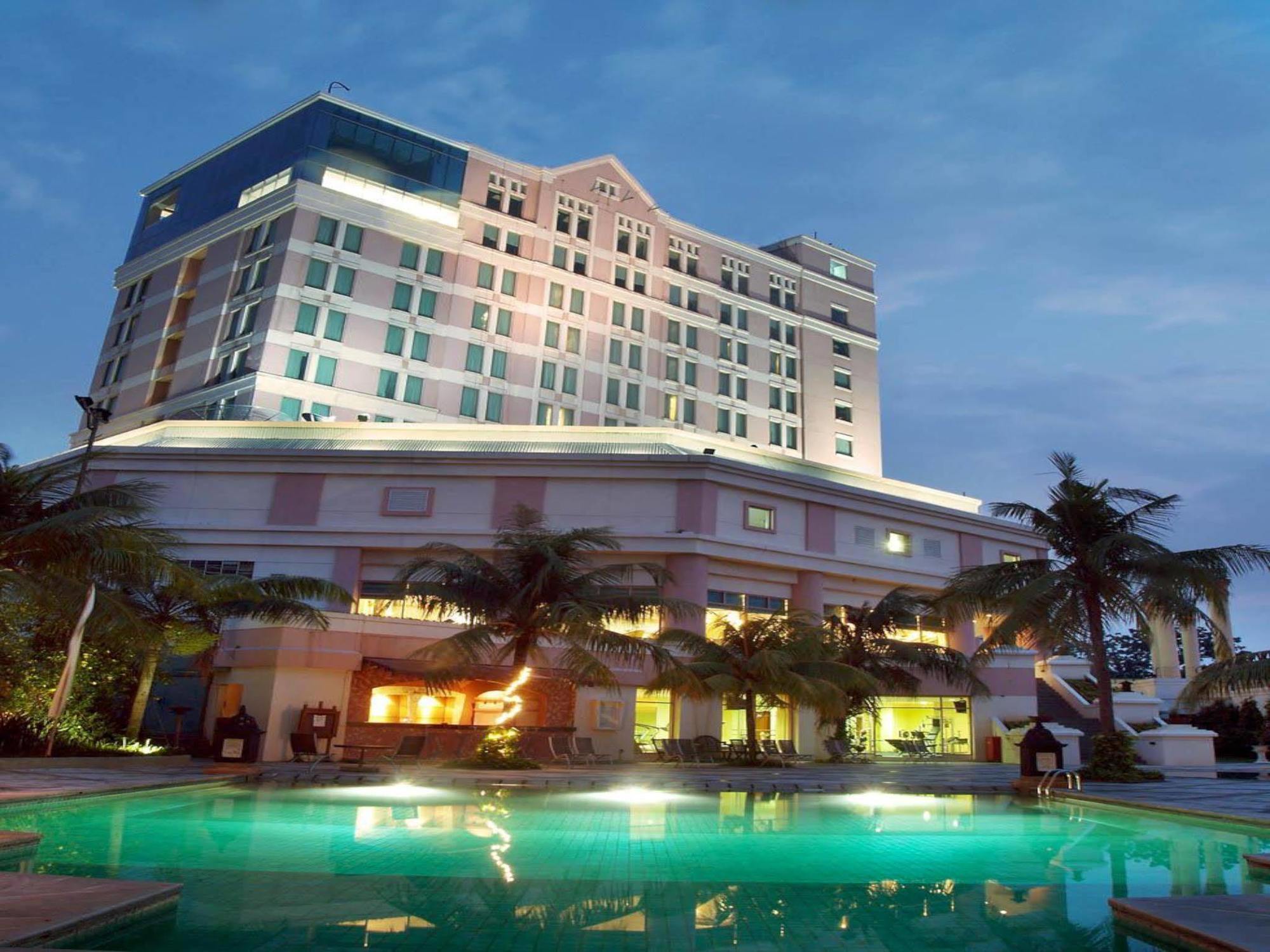 Grand Candi Hotel Semarang Exteriér fotografie